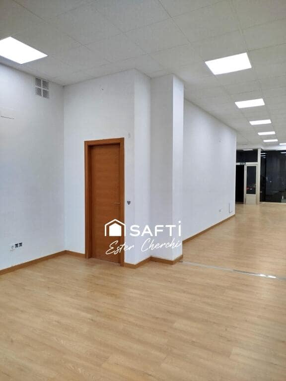 Commercial for rent in Ames - € 2,200 (Ref: 9174037)