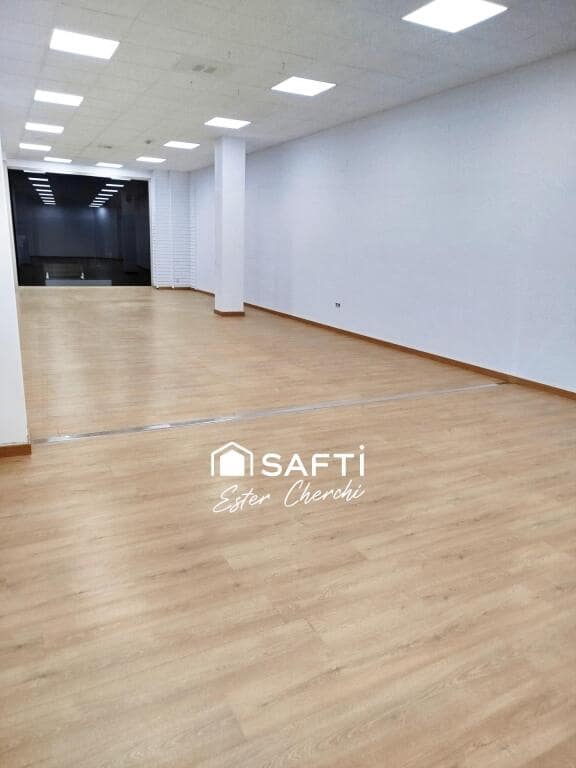 Commercial for rent in Ames - € 2,200 (Ref: 9174037)