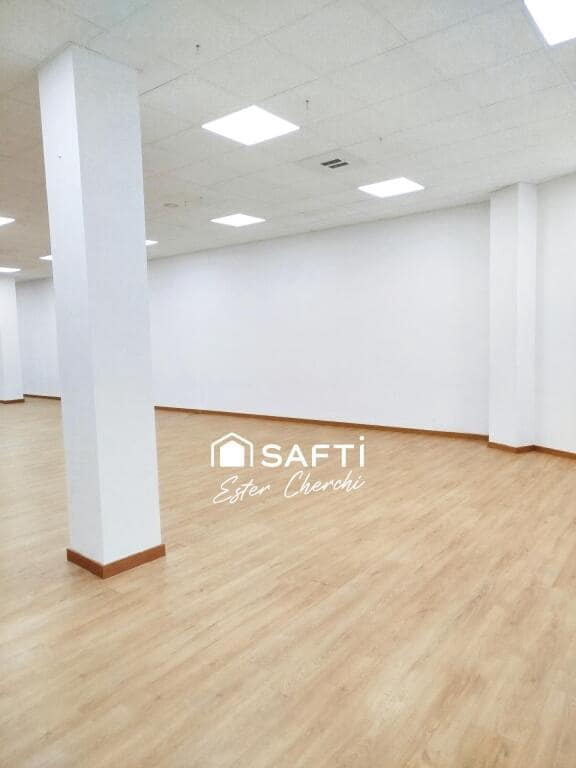 Commercial for rent in Ames - € 2,200 (Ref: 9174037)