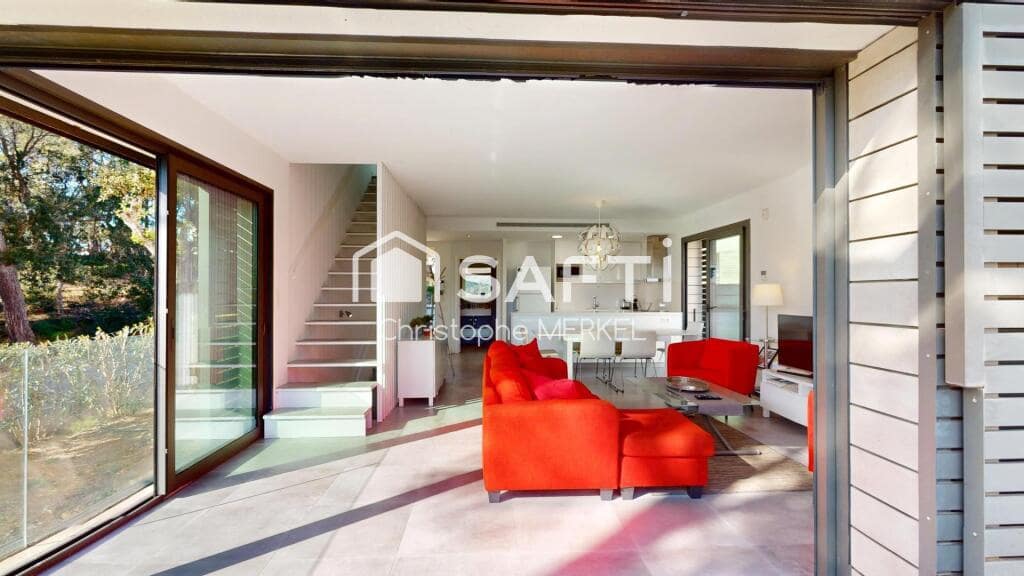 4 chambre Villa/Maison à vendre à Calella de Palafrugell avec piscine garage - 825 000 € (Ref: 9174040)