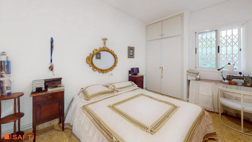 4 soveværelse Villa til salg i Girona by med swimmingpool garage - € 890.000 (Ref: 9174042)