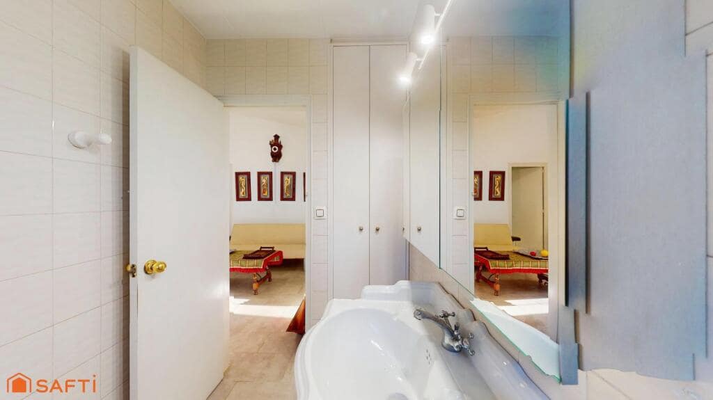 4 soveværelse Villa til salg i Girona by med swimmingpool garage - € 890.000 (Ref: 9174042)