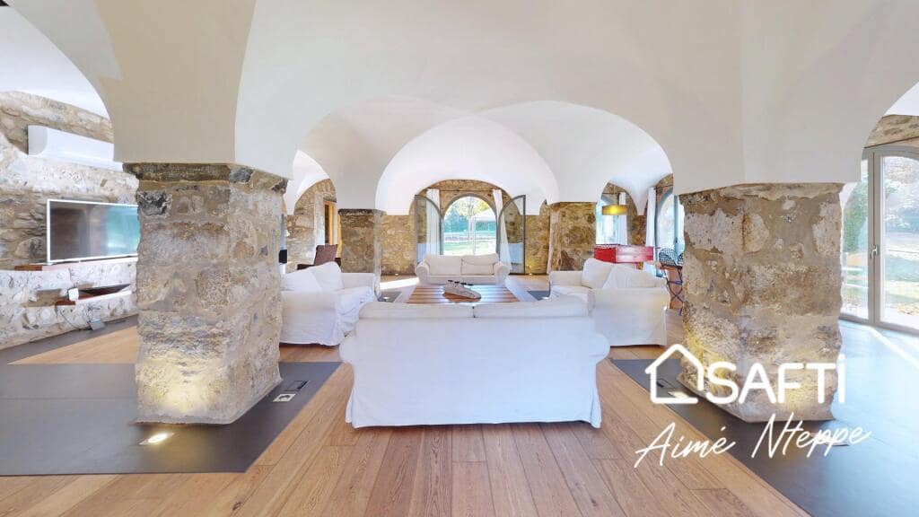 4 soveværelse Finca/Landehus til salg i Sant Joan les Fonts med swimmingpool garage - € 1.250.000 (Ref: 9174043)