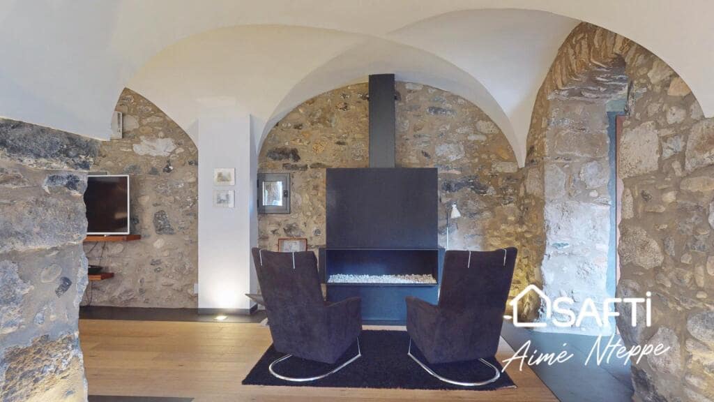 4 soveværelse Finca/Landehus til salg i Sant Joan les Fonts med swimmingpool garage - € 1.250.000 (Ref: 9174043)