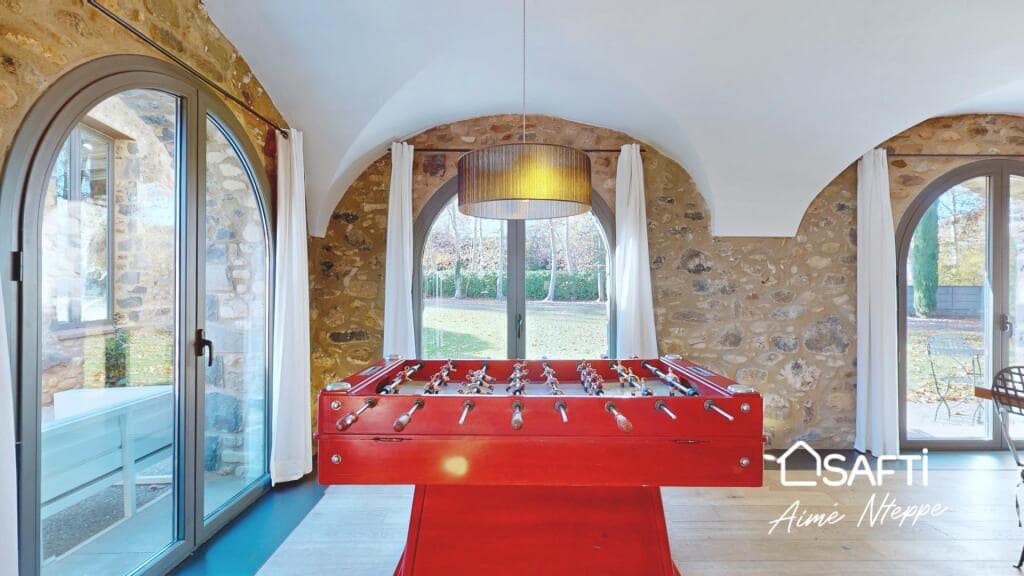 4 soveværelse Finca/Landehus til salg i Sant Joan les Fonts med swimmingpool garage - € 1.250.000 (Ref: 9174043)