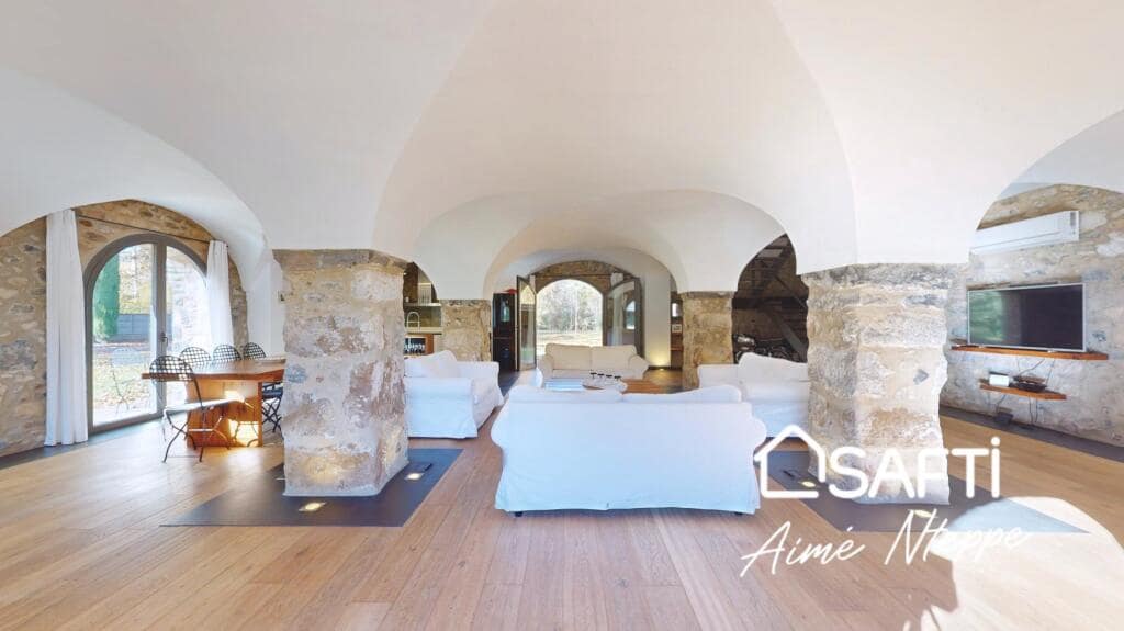 4 soveværelse Finca/Landehus til salg i Sant Joan les Fonts med swimmingpool garage - € 1.250.000 (Ref: 9174043)