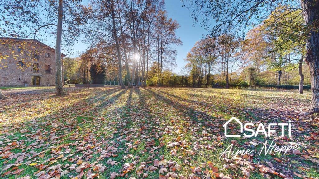 4 soveværelse Finca/Landehus til salg i Sant Joan les Fonts med swimmingpool garage - € 1.250.000 (Ref: 9174043)