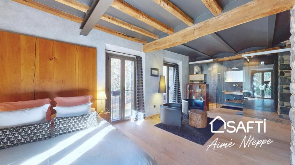 4 soveværelse Finca/Landehus til salg i Sant Joan les Fonts med swimmingpool garage - € 1.250.000 (Ref: 9174043)