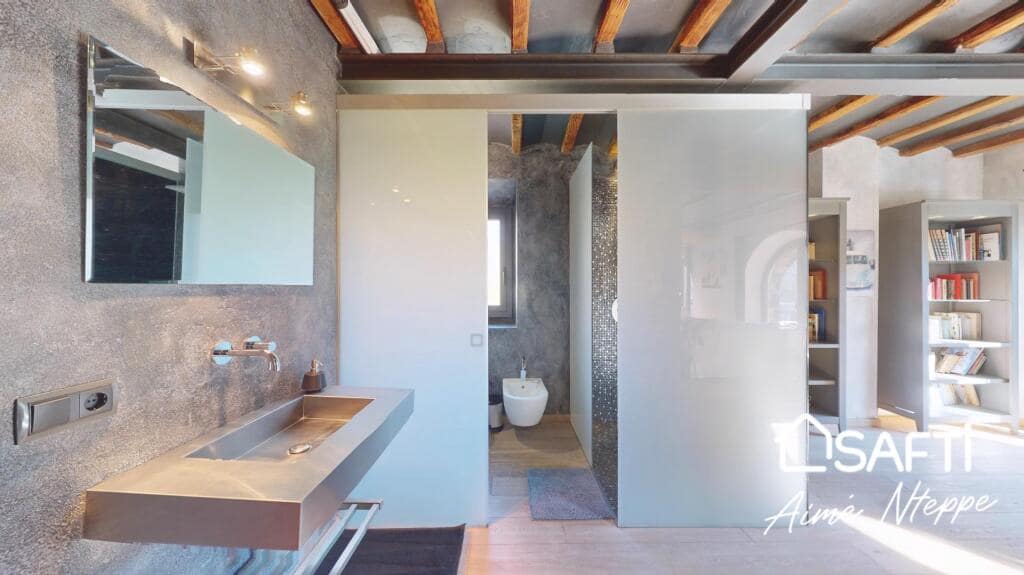 4 soveværelse Finca/Landehus til salg i Sant Joan les Fonts med swimmingpool garage - € 1.250.000 (Ref: 9174043)