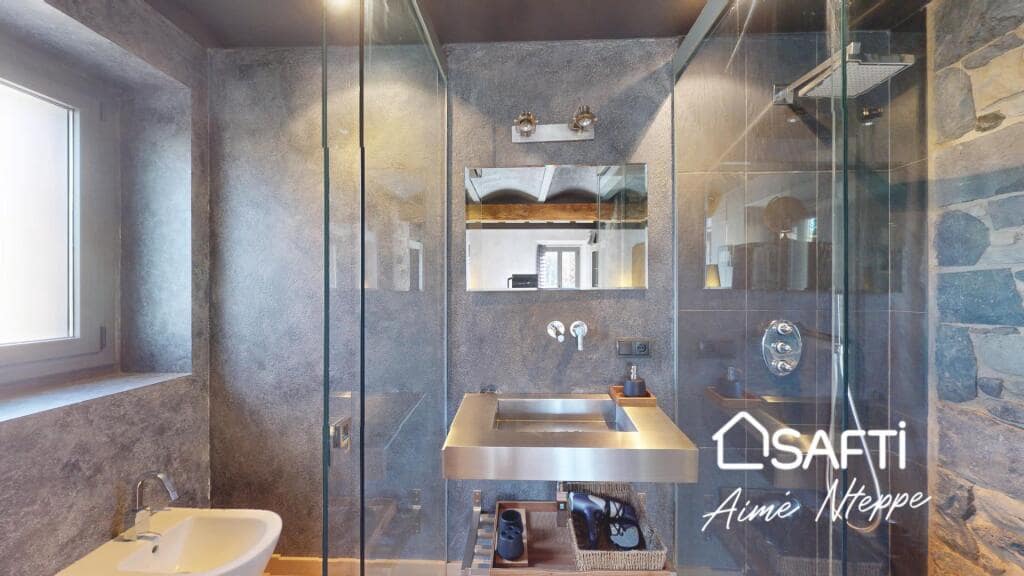 4 soveværelse Finca/Landehus til salg i Sant Joan les Fonts med swimmingpool garage - € 1.250.000 (Ref: 9174043)