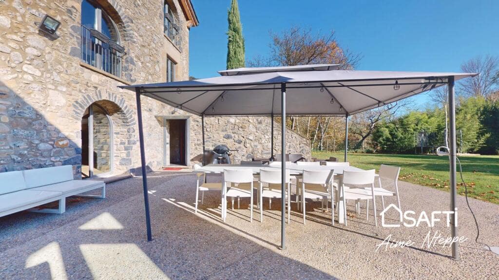 4 soveværelse Finca/Landehus til salg i Sant Joan les Fonts med swimmingpool garage - € 1.250.000 (Ref: 9174043)