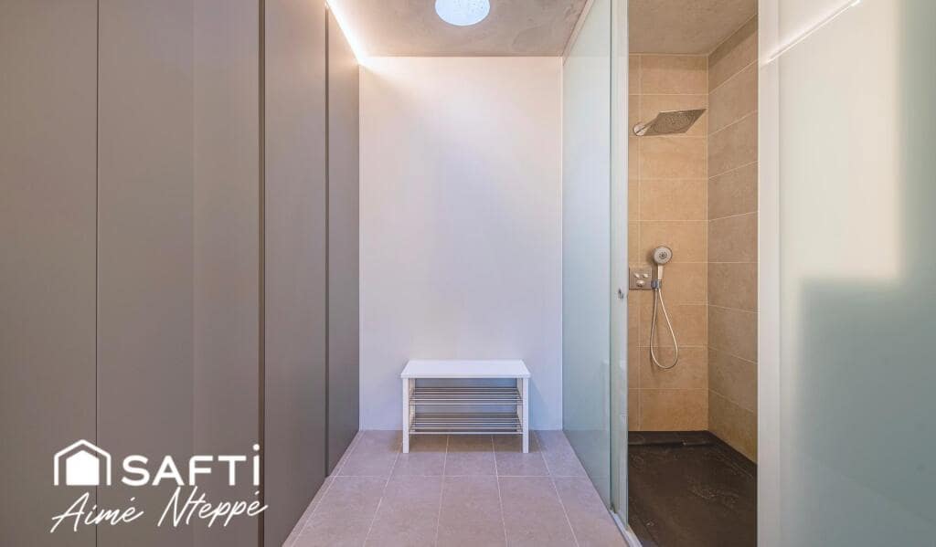 6 slaapkamer Villa te koop in Sant Julia de Ramis met zwembad garage - € 985.000 (Ref: 9174047)