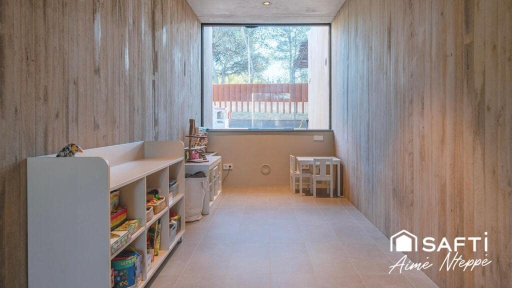 6 slaapkamer Villa te koop in Sant Julia de Ramis met zwembad garage - € 985.000 (Ref: 9174047)