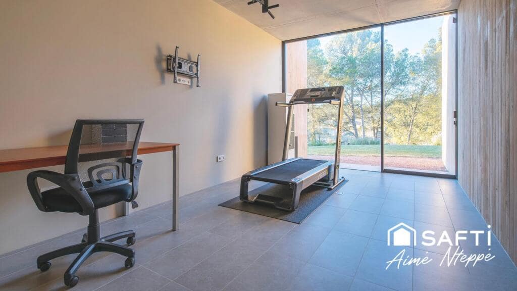 6 slaapkamer Villa te koop in Sant Julia de Ramis met zwembad garage - € 985.000 (Ref: 9174047)