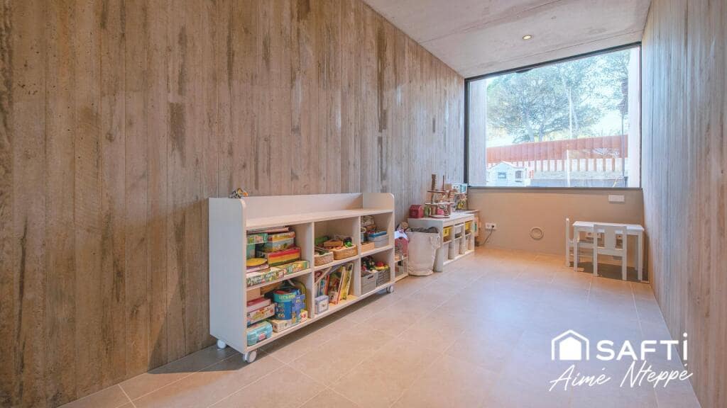 6 slaapkamer Villa te koop in Sant Julia de Ramis met zwembad garage - € 985.000 (Ref: 9174047)