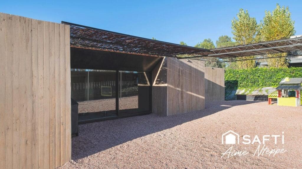 6 slaapkamer Villa te koop in Sant Julia de Ramis met zwembad garage - € 985.000 (Ref: 9174047)