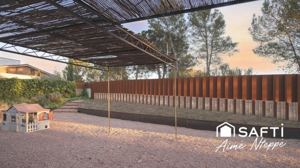 6 slaapkamer Villa te koop in Sant Julia de Ramis met zwembad garage - € 985.000 (Ref: 9174047)