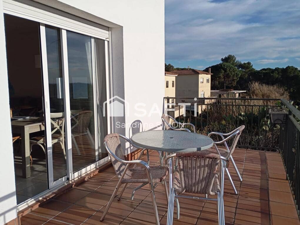 3 slaapkamer Villa te koop in Lloret de Mar met zwembad garage - € 380.000 (Ref: 9174052)