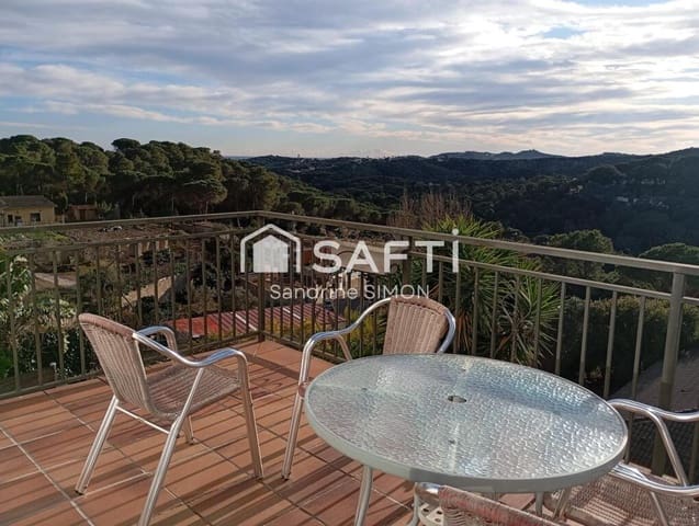 3 bedroom Villa for sale in Urbanitzacions del Nord, Lloret de Mar with pool garage - € 380,000 (Ref: 9174052)