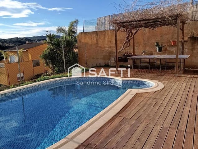 3 bedroom Villa for sale in Urbanitzacions del Nord, Lloret de Mar with pool garage - € 380,000 (Ref: 9174052)