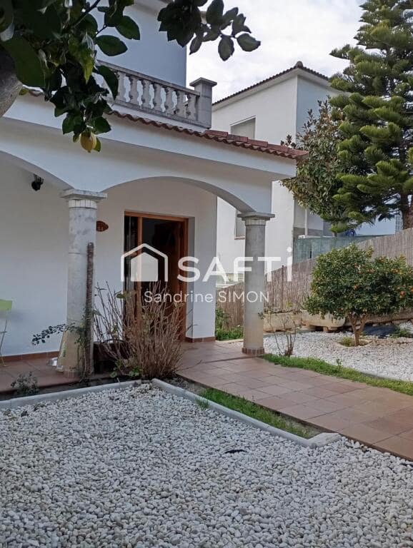 3 slaapkamer Villa te koop in Lloret de Mar met zwembad garage - € 380.000 (Ref: 9174052)