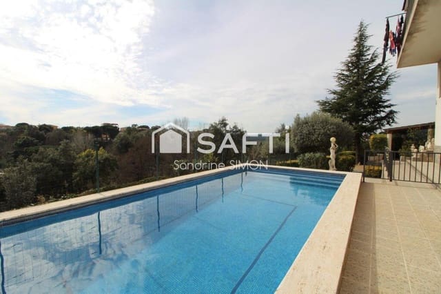 4 soveværelse Villa til salg i Aiguaviva Parc, Vidreres med swimmingpool - € 315.000 (Ref: 9174053)