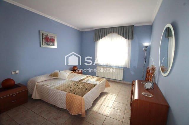 4 soverom Villa til salgs i Aiguaviva Parc, Vidreres med svømmebasseng - € 315 000 (Ref: 9174053)