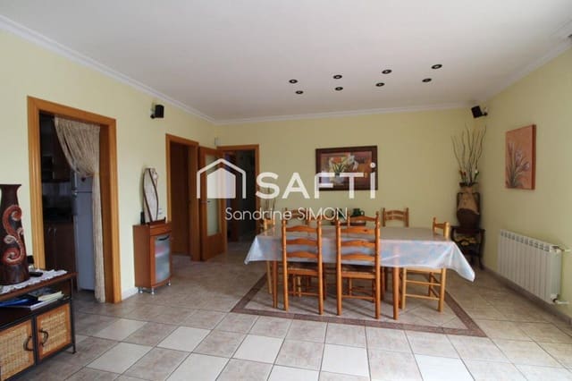 4 soverom Villa til salgs i Aiguaviva Parc, Vidreres med svømmebasseng - € 315 000 (Ref: 9174053)