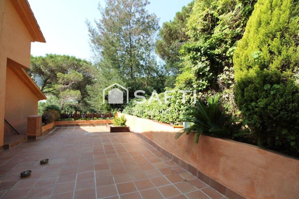 4 soveværelse Villa til salg i Vidreres med swimmingpool garage - € 265.000 (Ref: 9174058)