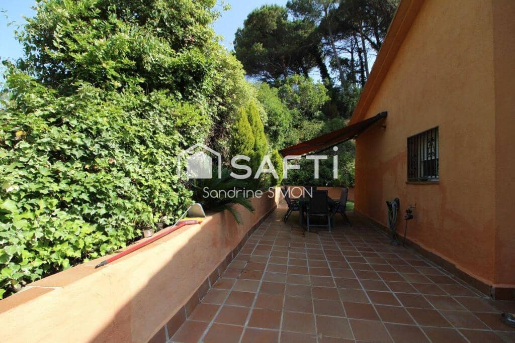 4 soveværelse Villa til salg i Vidreres med swimmingpool garage - € 265.000 (Ref: 9174058)