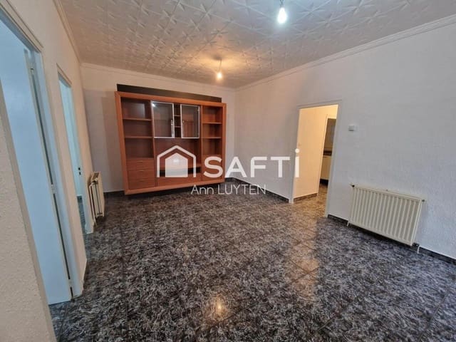 4 bedroom Villa for sale in Palau-saverdera with garage - € 249,000 (Ref: 9174062)