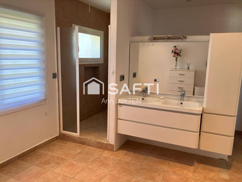 Chalet de 7 habitaciones en Roses en venta con piscina garaje - 649.000 € (Ref: 9174067)