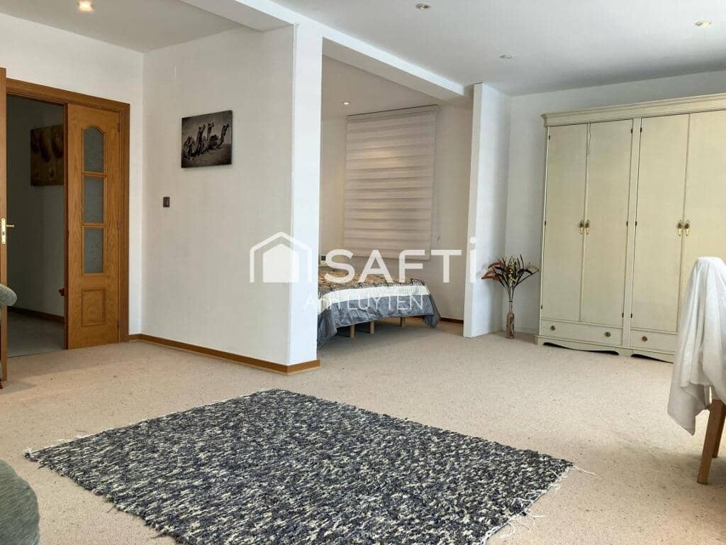 Chalet de 7 habitaciones en Roses en venta con piscina garaje - 649.000 € (Ref: 9174067)