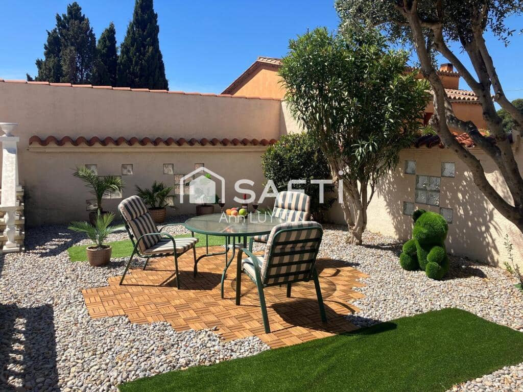 Chalet de 7 habitaciones en Roses en venta con piscina garaje - 649.000 € (Ref: 9174067)