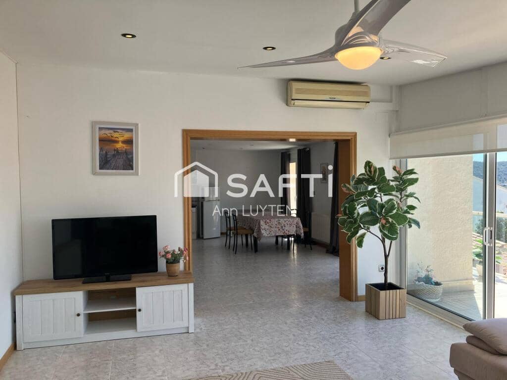 Chalet de 7 habitaciones en Roses en venta con piscina garaje - 649.000 € (Ref: 9174067)