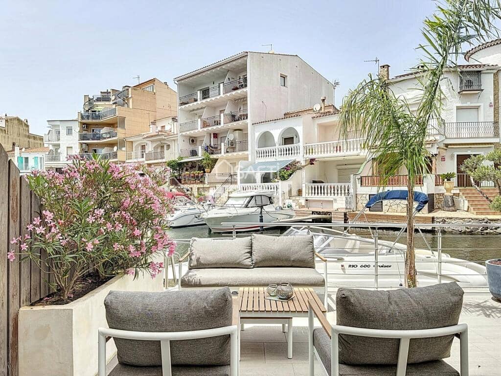 3 soveværelse Villa til salg i Empuriabrava - € 549.000 (Ref: 9174075)
