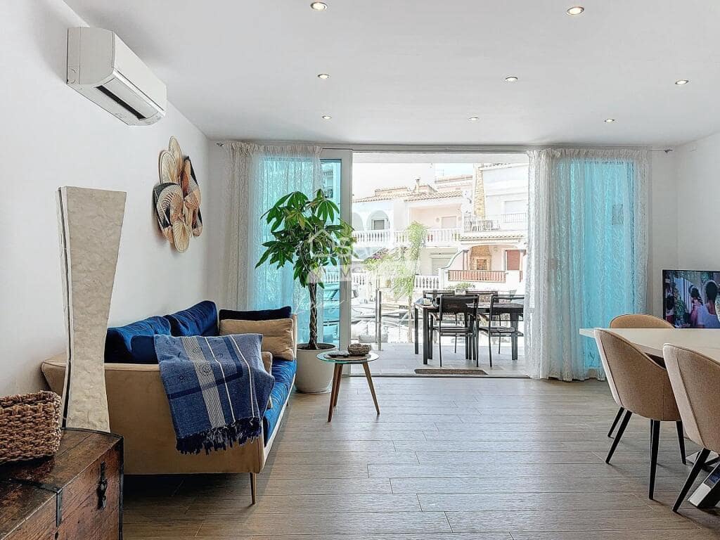 3 soveværelse Villa til salg i Empuriabrava - € 549.000 (Ref: 9174075)