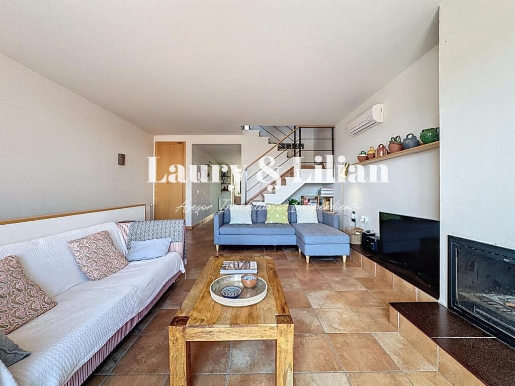 3 bedroom Villa for sale in Vilamaniscle with garage - € 350,000 (Ref: 9174083)