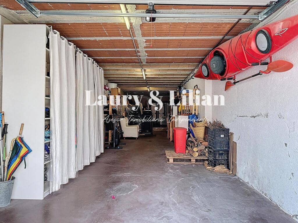 3 bedroom Villa for sale in Vilamaniscle with garage - € 350,000 (Ref: 9174083)