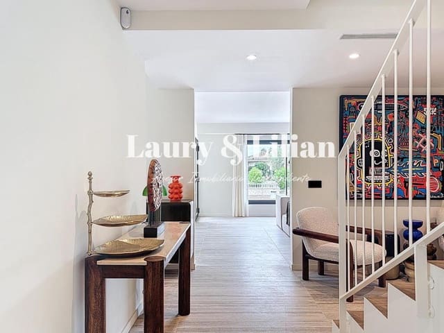 4 sypialnia Willa na sprzedaż w Empuriabrava, Castelló d'Empúries z basenem - 1 450 000 € (Ref: 9174085)