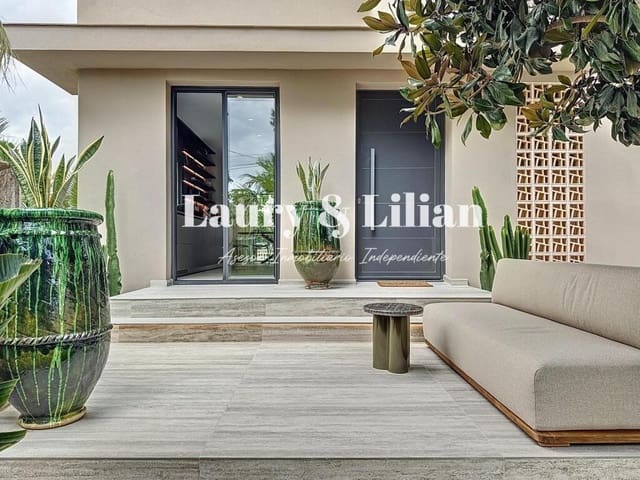 4 sypialnia Willa na sprzedaż w Empuriabrava, Castelló d'Empúries z basenem - 1 450 000 € (Ref: 9174085)