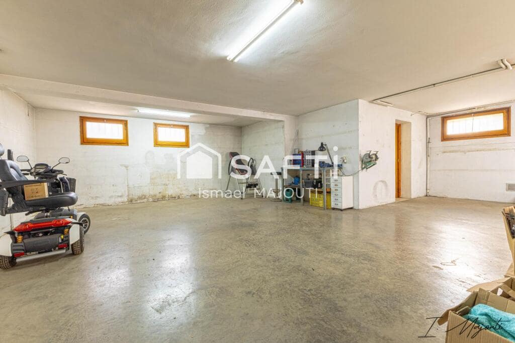 4 soverom Villa til salgs i Sant Julia de Ramis med garasje - € 469 000 (Ref: 9174089)