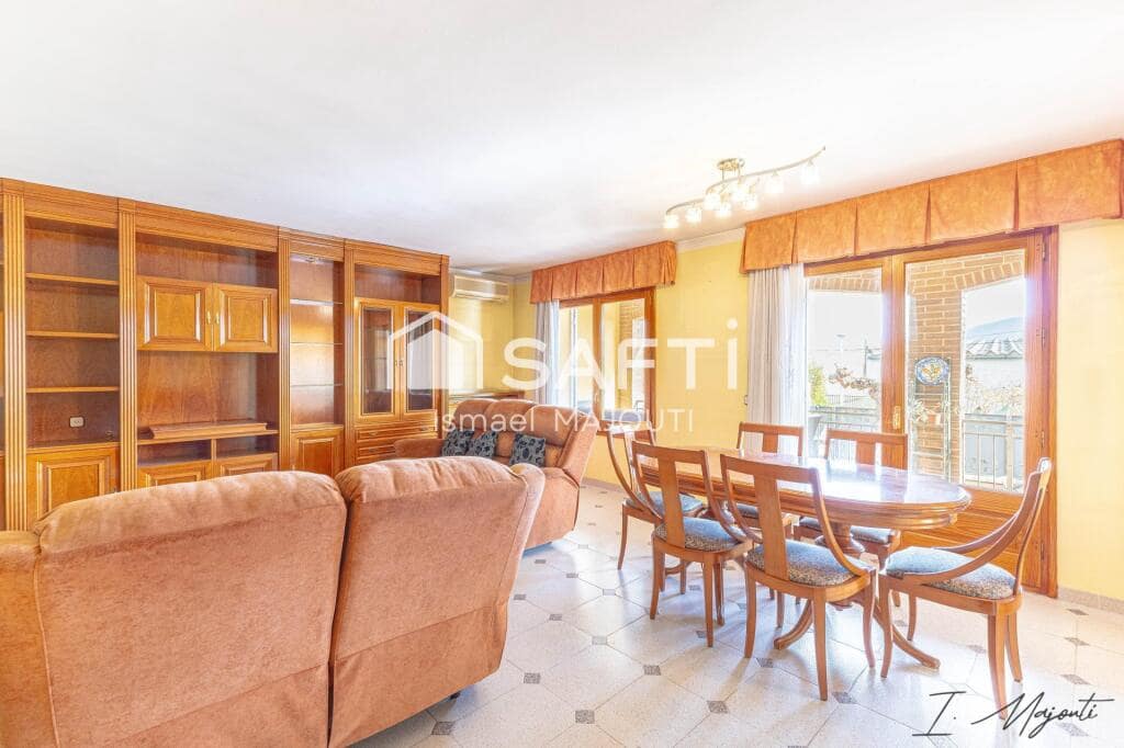 4 soverom Villa til salgs i Sant Julia de Ramis med garasje - € 469 000 (Ref: 9174089)