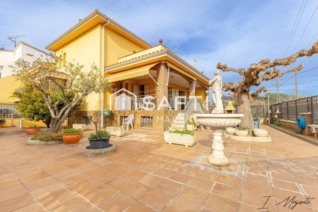 4 soverom Villa til salgs i Sant Julia de Ramis med garasje - € 469 000 (Ref: 9174089)