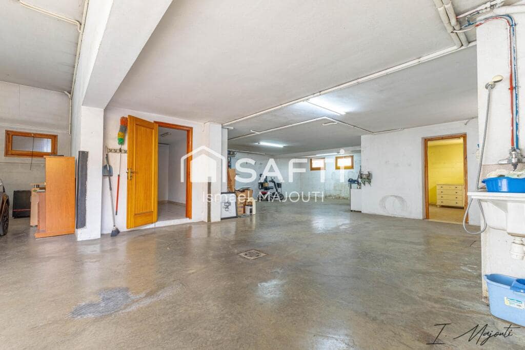 4 soverom Villa til salgs i Sant Julia de Ramis med garasje - € 469 000 (Ref: 9174089)