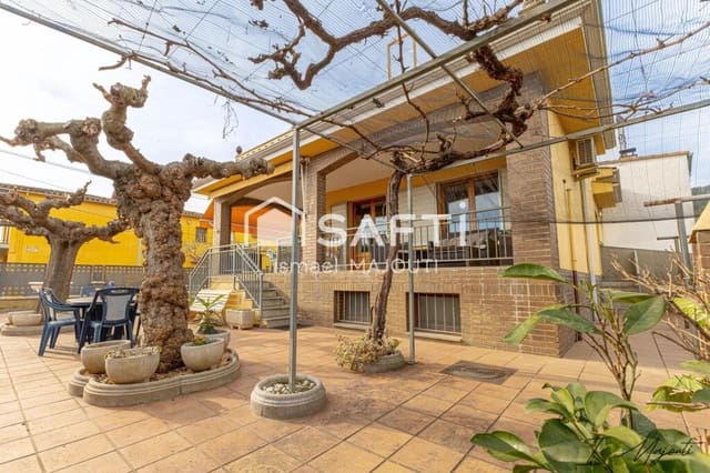 Chalet de 4 habitaciones en Sant Julià de Ramis en venta con garaje - 469.000 € (Ref: 9174089)