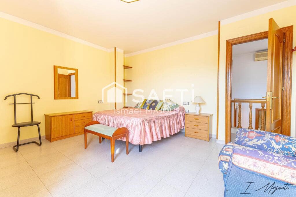 4 soverom Villa til salgs i Sant Julia de Ramis med garasje - € 469 000 (Ref: 9174089)