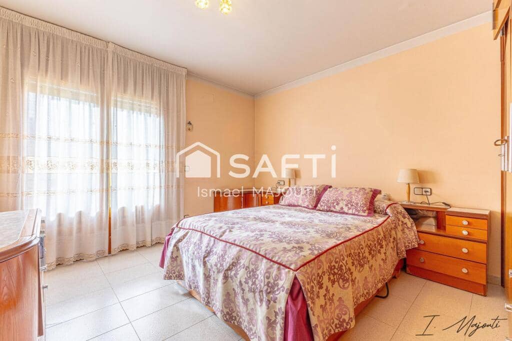 4 soverom Villa til salgs i Sant Julia de Ramis med garasje - € 469 000 (Ref: 9174089)