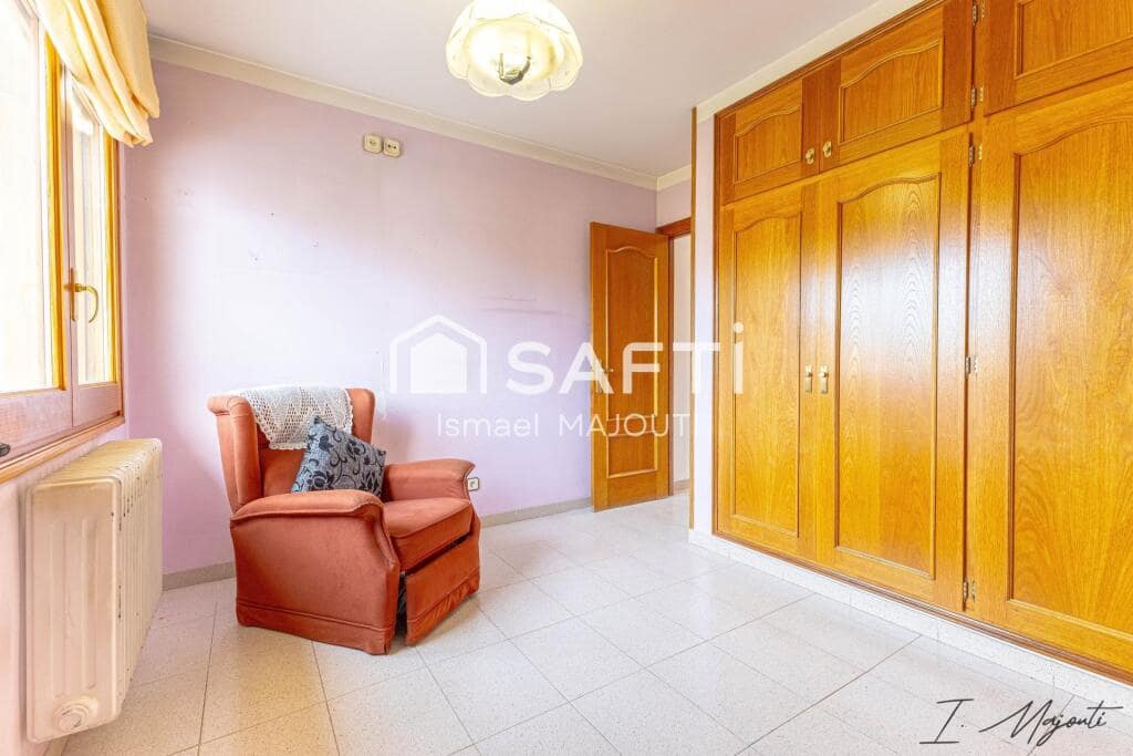 4 soverom Villa til salgs i Sant Julia de Ramis med garasje - € 469 000 (Ref: 9174089)