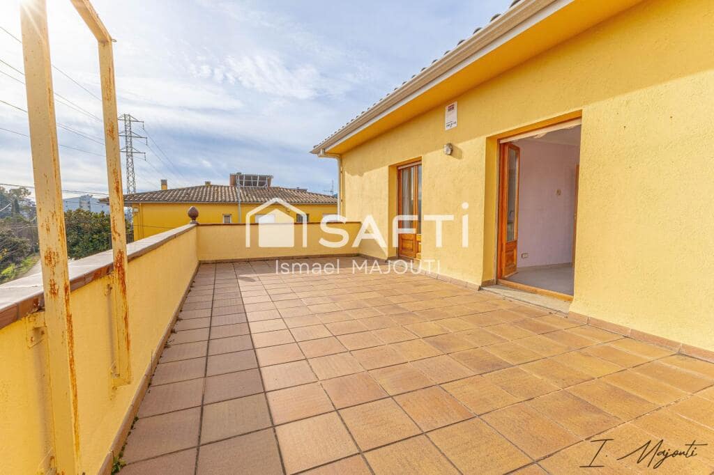 4 soverom Villa til salgs i Sant Julia de Ramis med garasje - € 469 000 (Ref: 9174089)